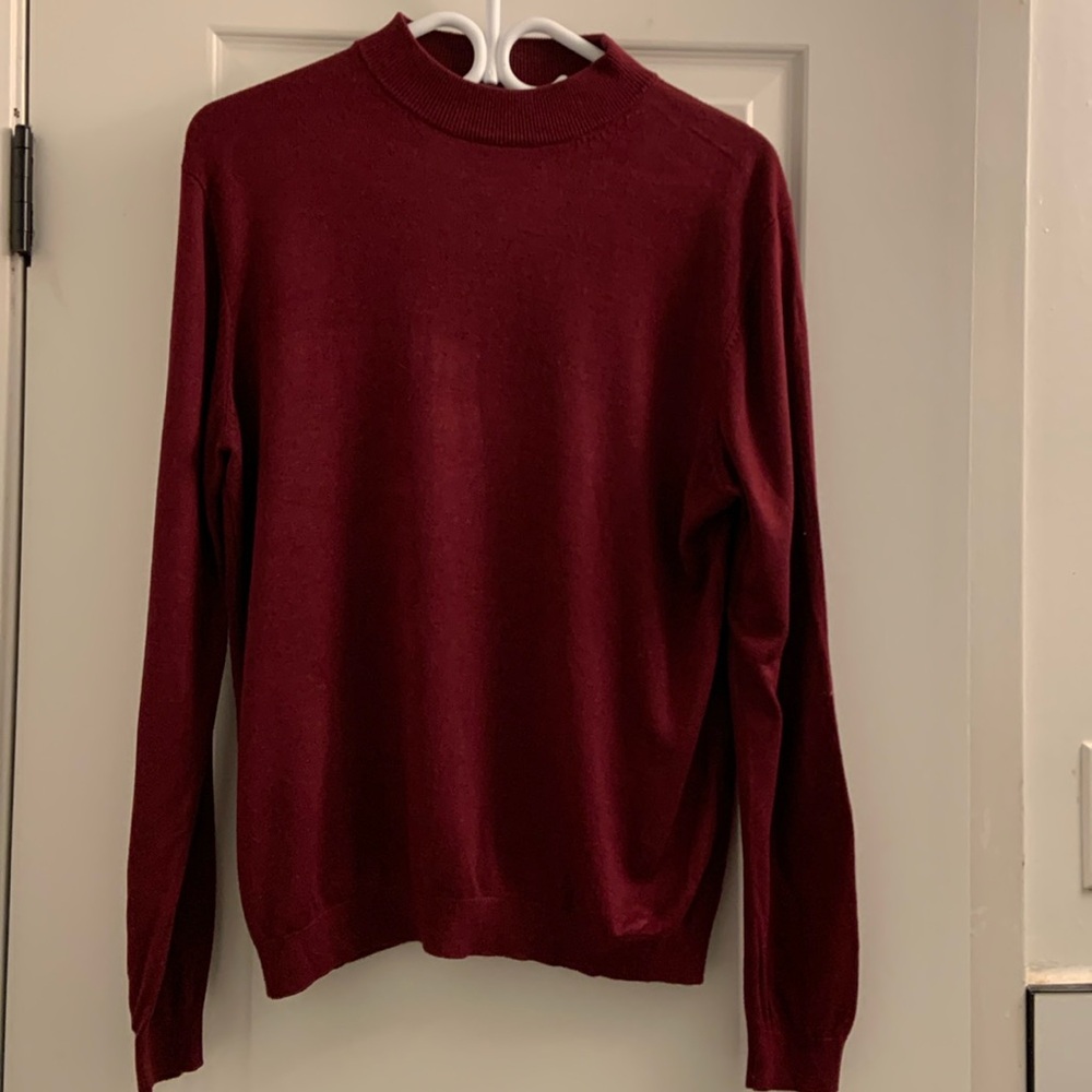 Sweater with round closed neck burgendy ver soft